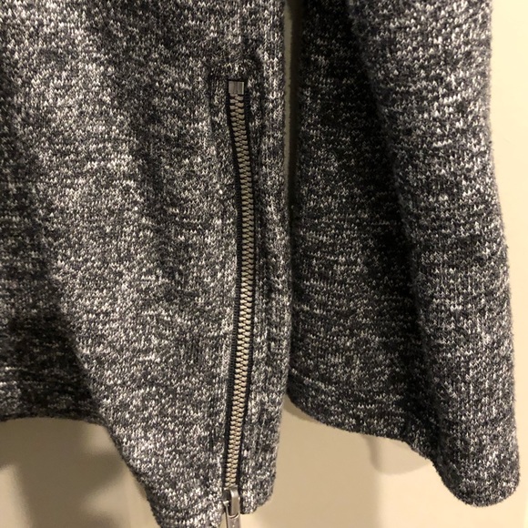 Fabletics hoodie great for those cooler days or air conditioning! - Picture 3 of 5